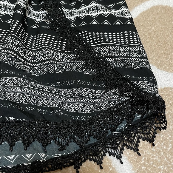 $5 IF BUNDLED Lace Trimmed Dressy Shorts - Picture 5 of 9